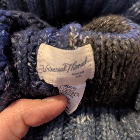 Winter Essential Dark Blue Knit Beanie - Picture 2 of 2